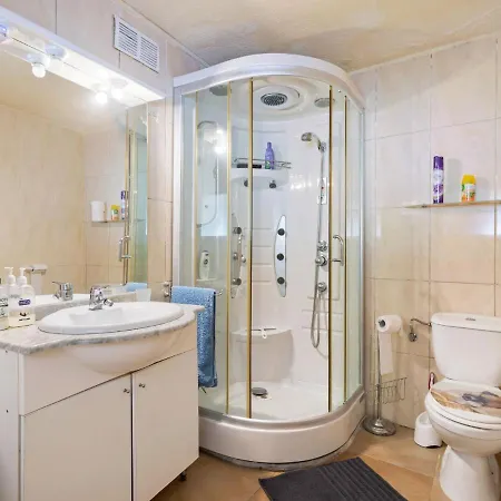 Vakantiehuis Cosy In With Swimming Pool Lloret de Mar
