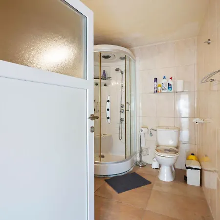Cosy In With Swimming Pool Сasa de vacaciones Lloret de Mar